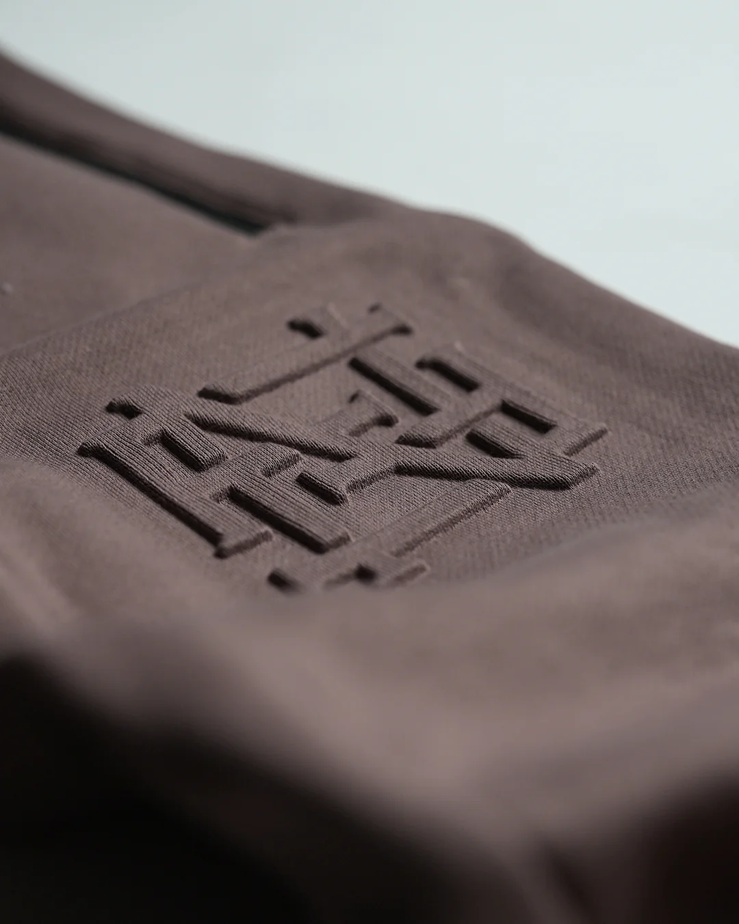 EMBOSSED FITTED JOGGERS-EARTH - Image 4