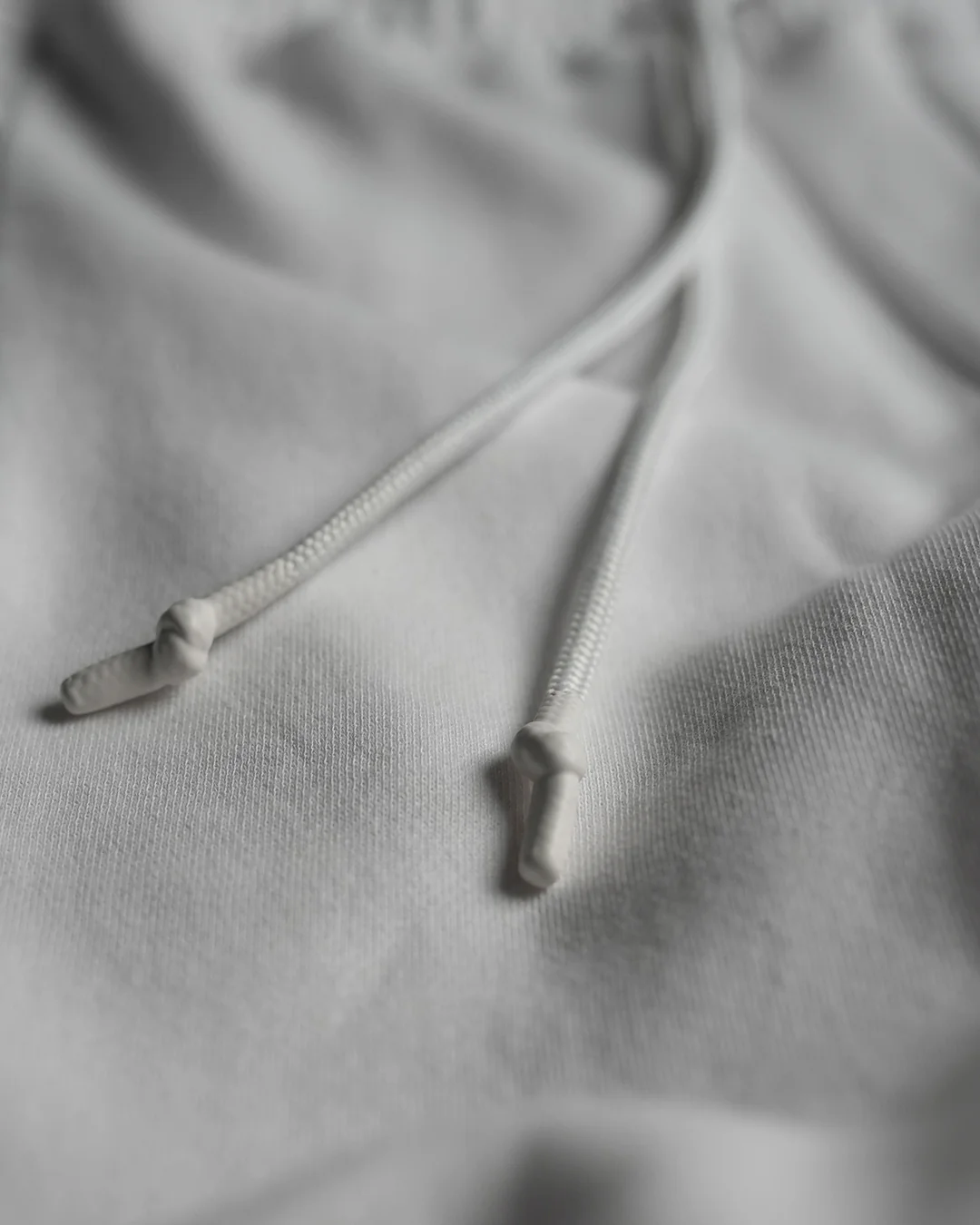 EMBOSSED FITTED JOGGERS-WHITE - Image 6