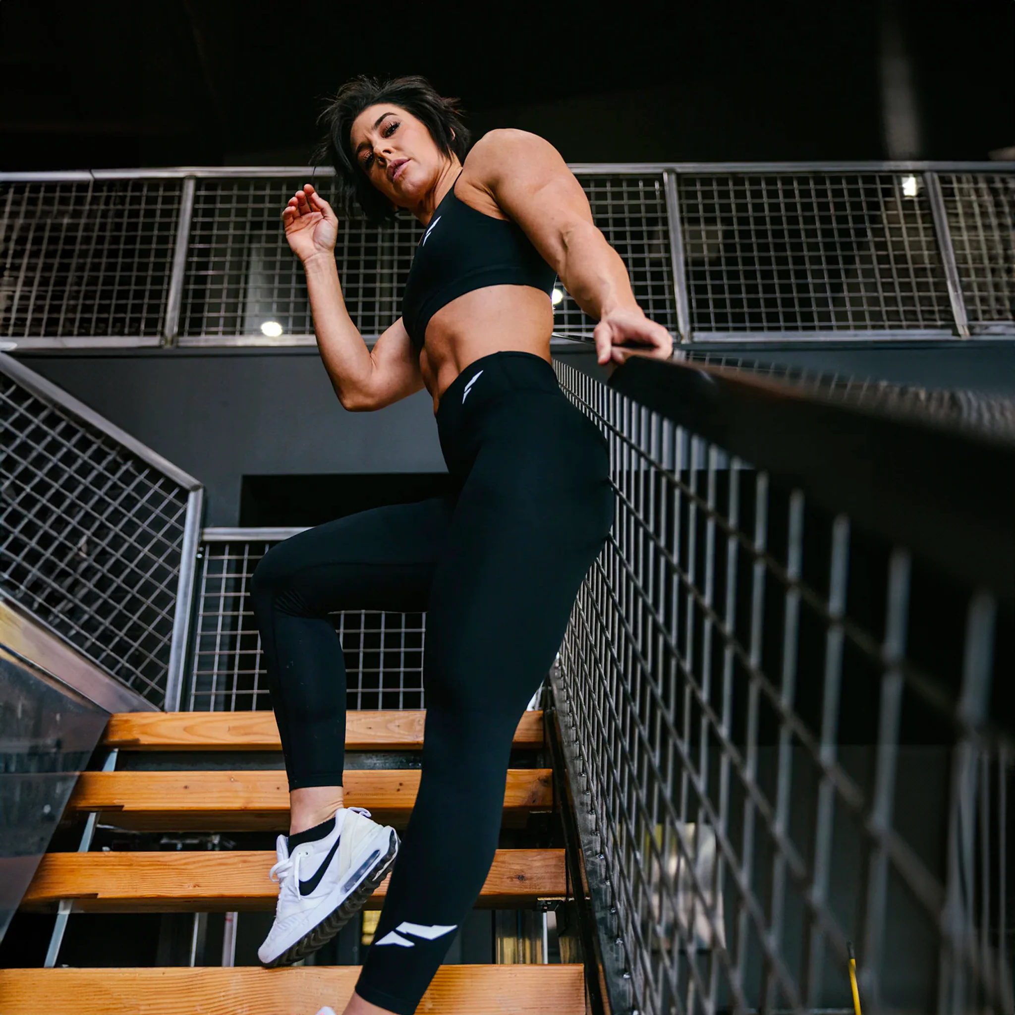 ESSENTIAL LEGGING - BLACK - Image 3