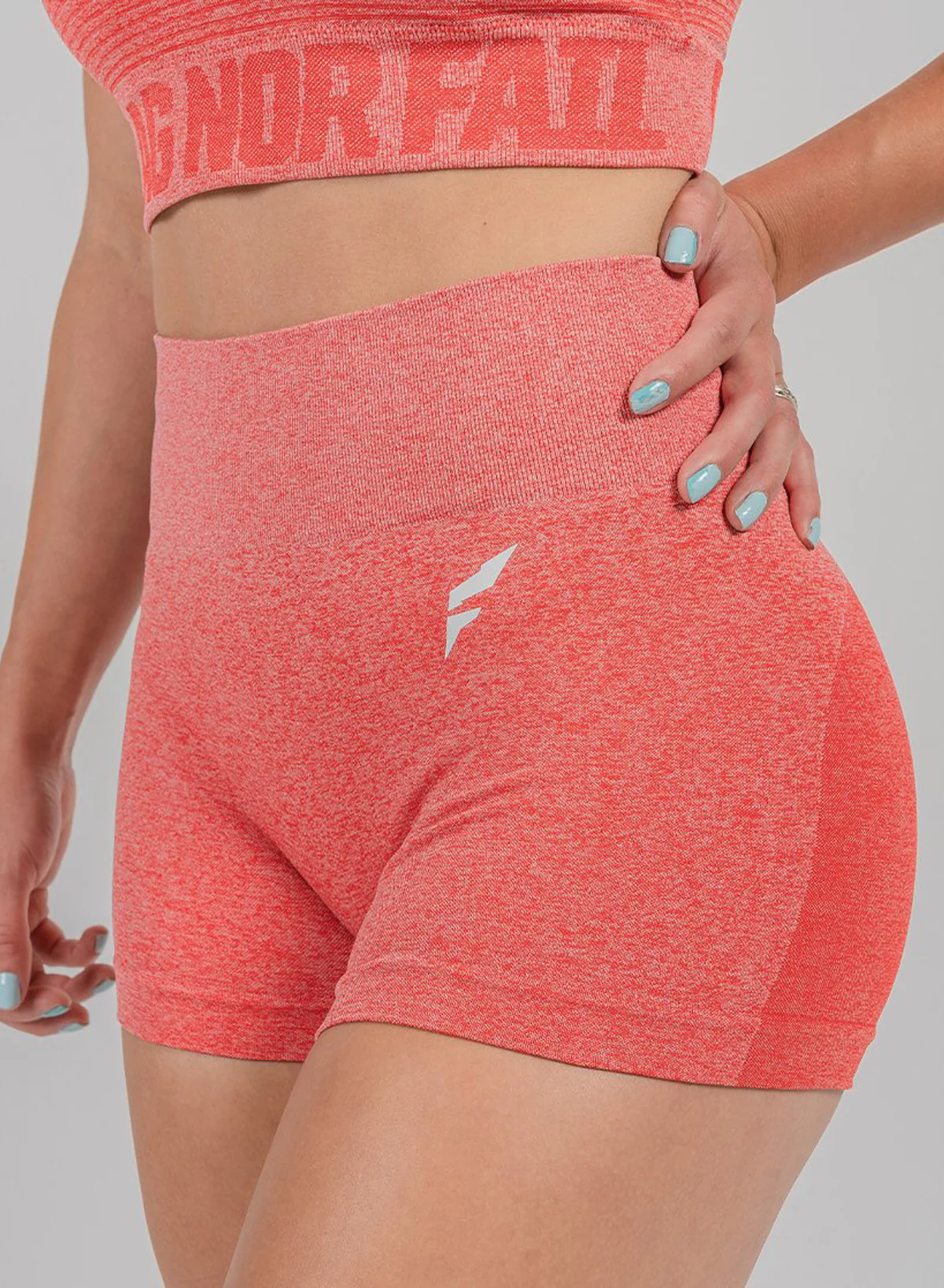 SEAMLESS COMPRESSION SHORTS - RED - Image 3