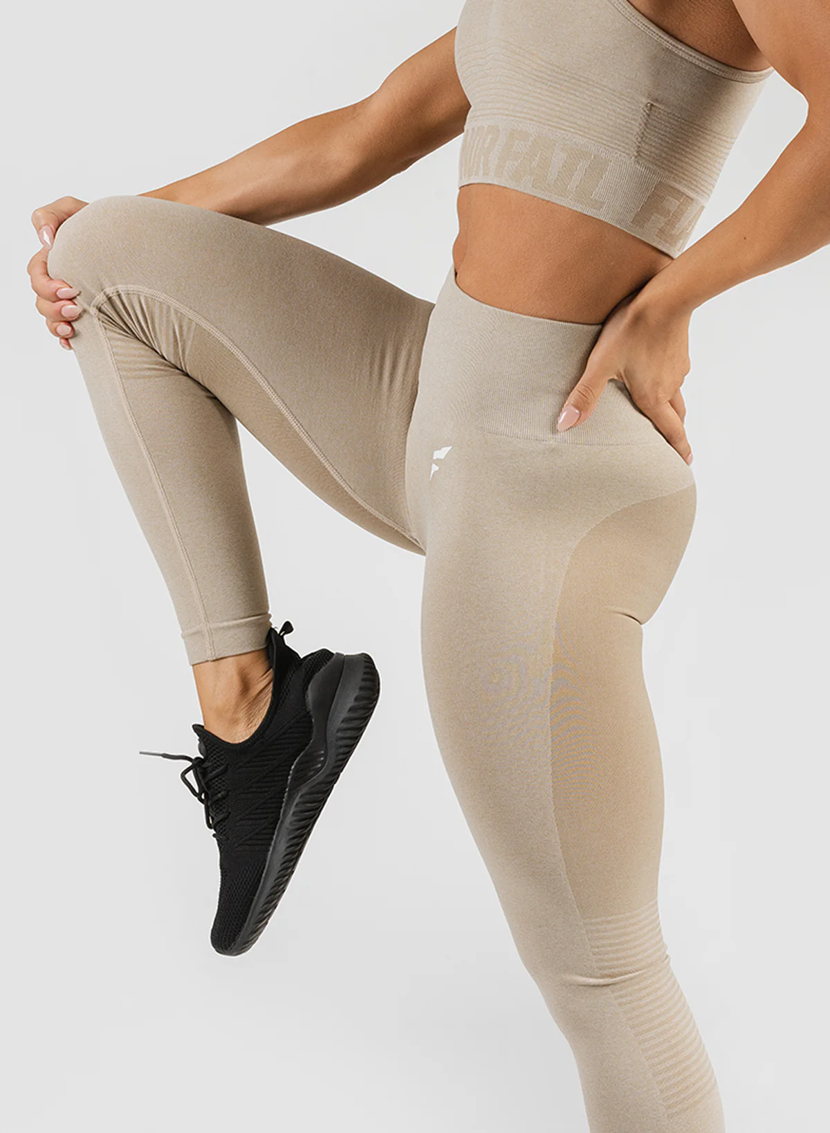 SEAMLESS TIGHTS - SAND - Image 9