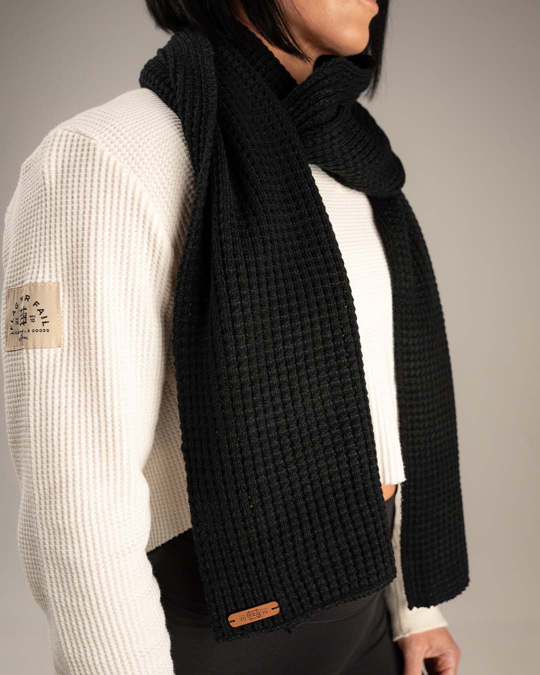 FOREVER SCARF - BLACK - Image 4