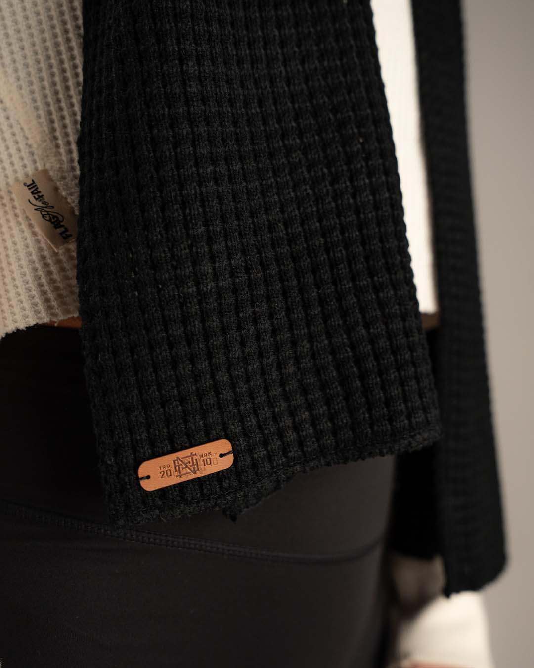 FOREVER SCARF - BLACK - Image 3