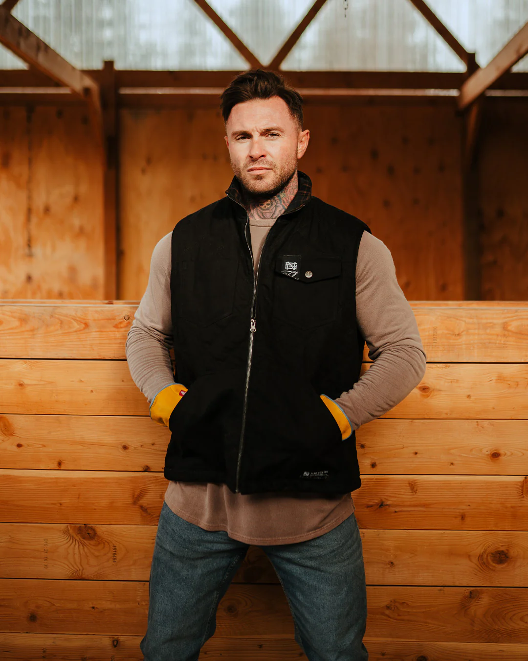 FOREVER VEST - BLACK - Image 7