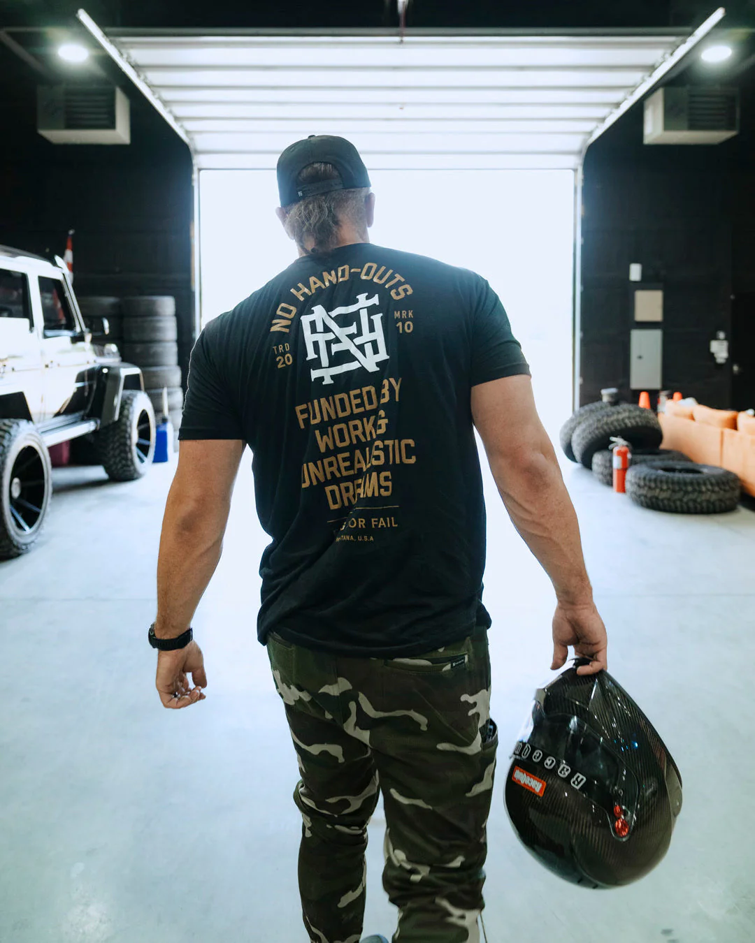 NO HAND OUTS TEE - BLACK - Image 2