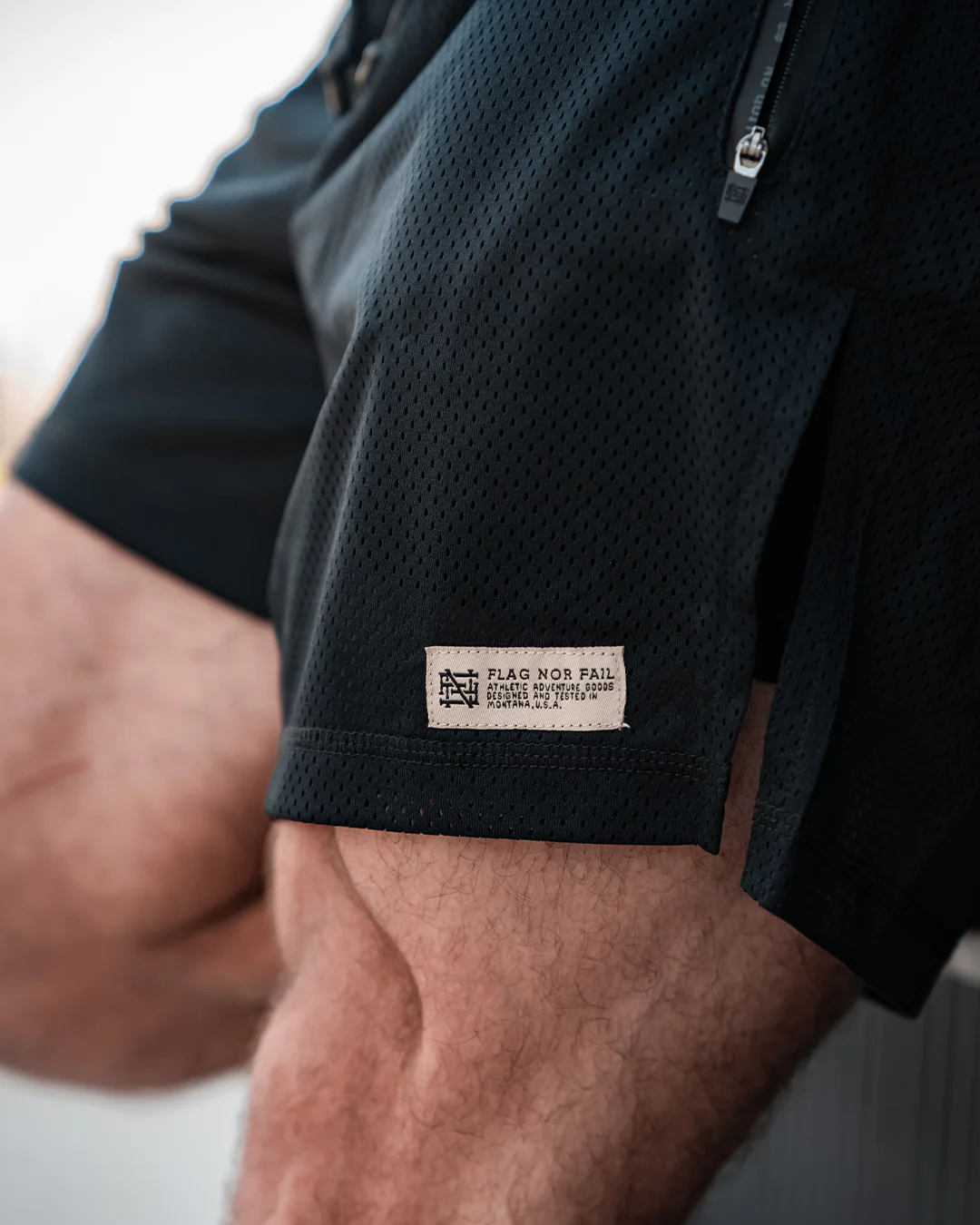 MENS MOMENTUM PATCH MESH SHORTS - EARTH - Image 6