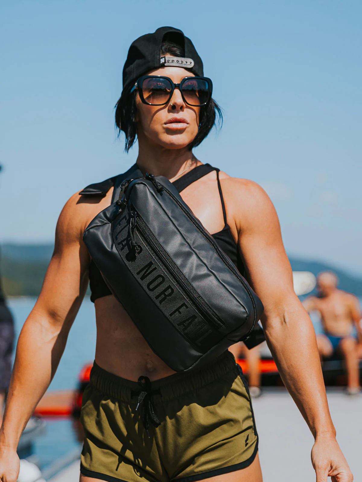 MOMENTUM SLING BAG 7L- BLACK - Image 12