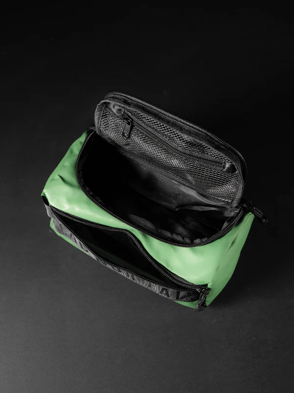 MOMENTUM TOILETRY CASE 2.5L - GREEN - Image 6