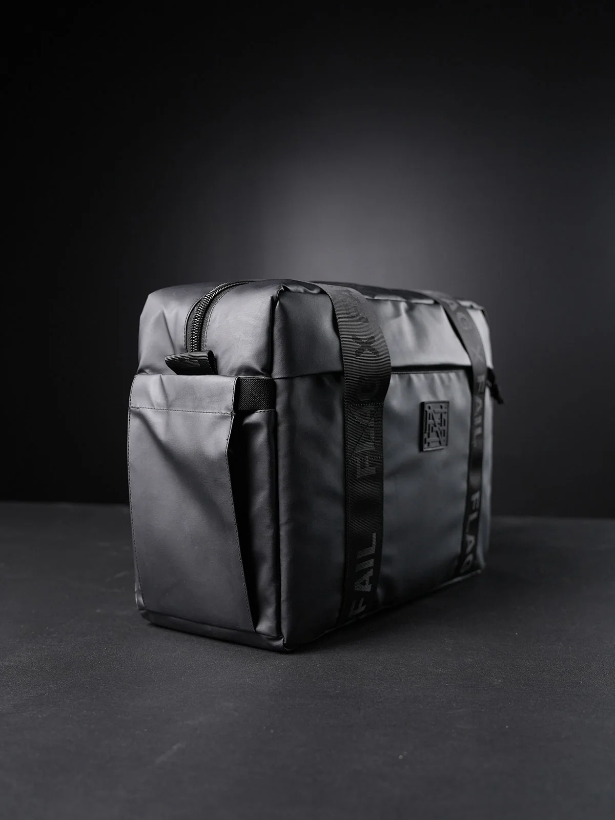 MOMENTUM WOMENS TOTE 18L- BLACK - Image 10