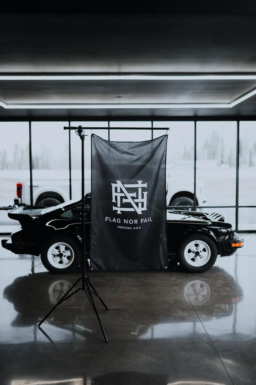 MONOGRAM FLAG - Image 3