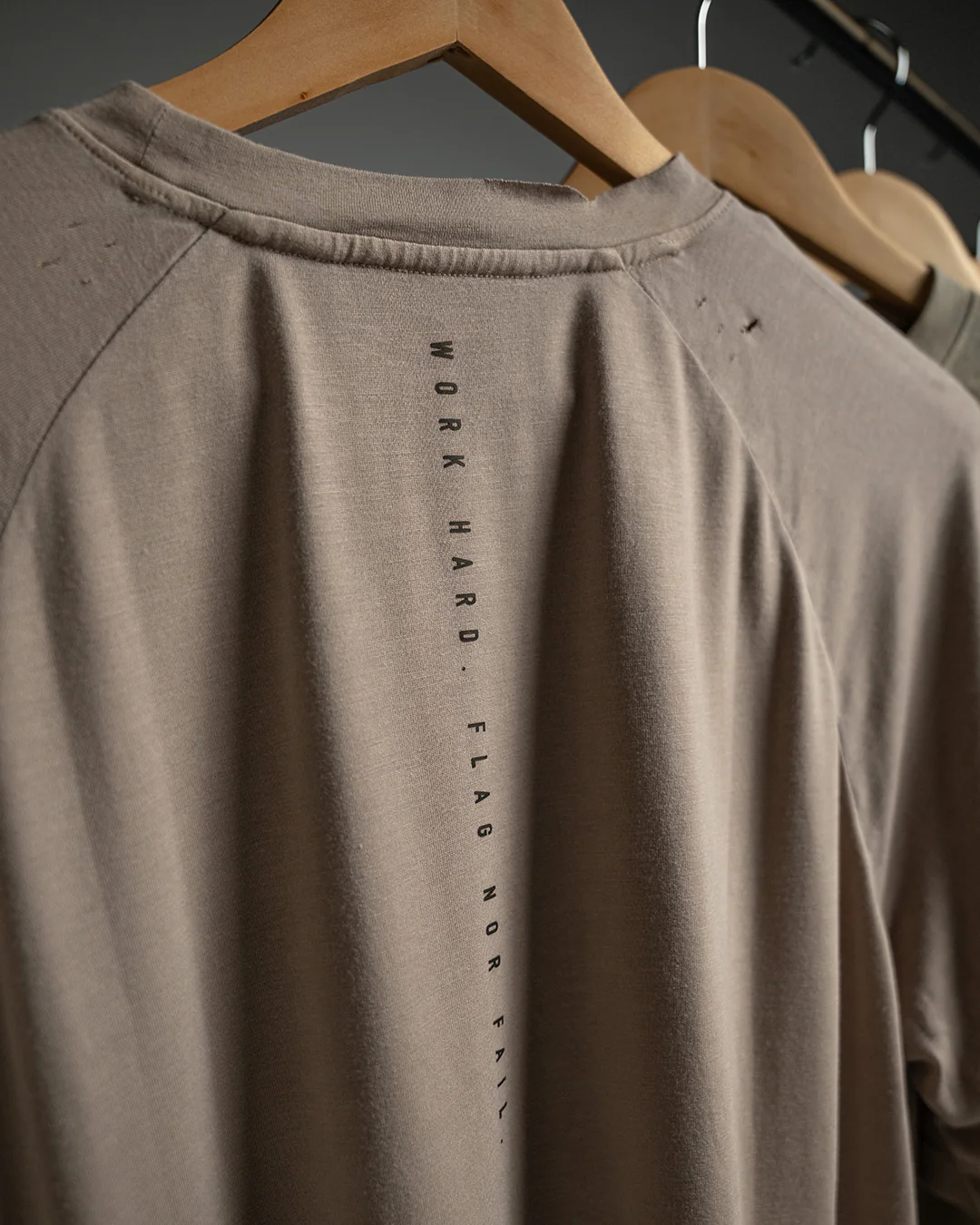 MOTO CROP TEE - OLIVE - Image 7