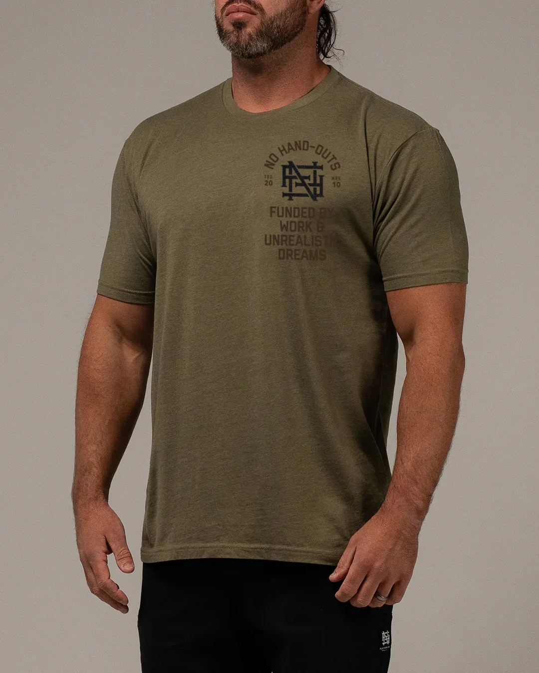 NO HAND OUTS TEE - OLIVE