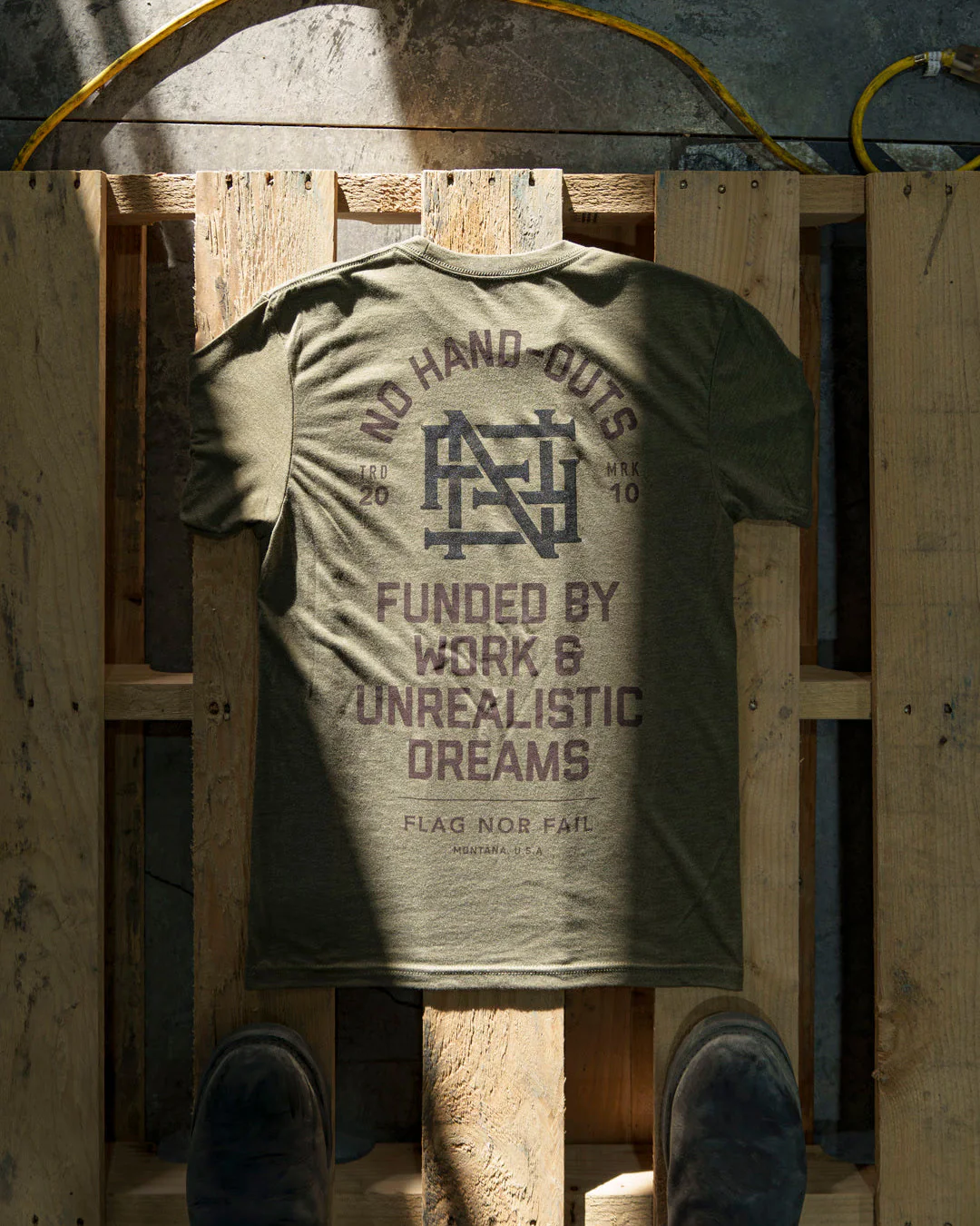 NO HAND OUTS TEE - OLIVE - Image 4
