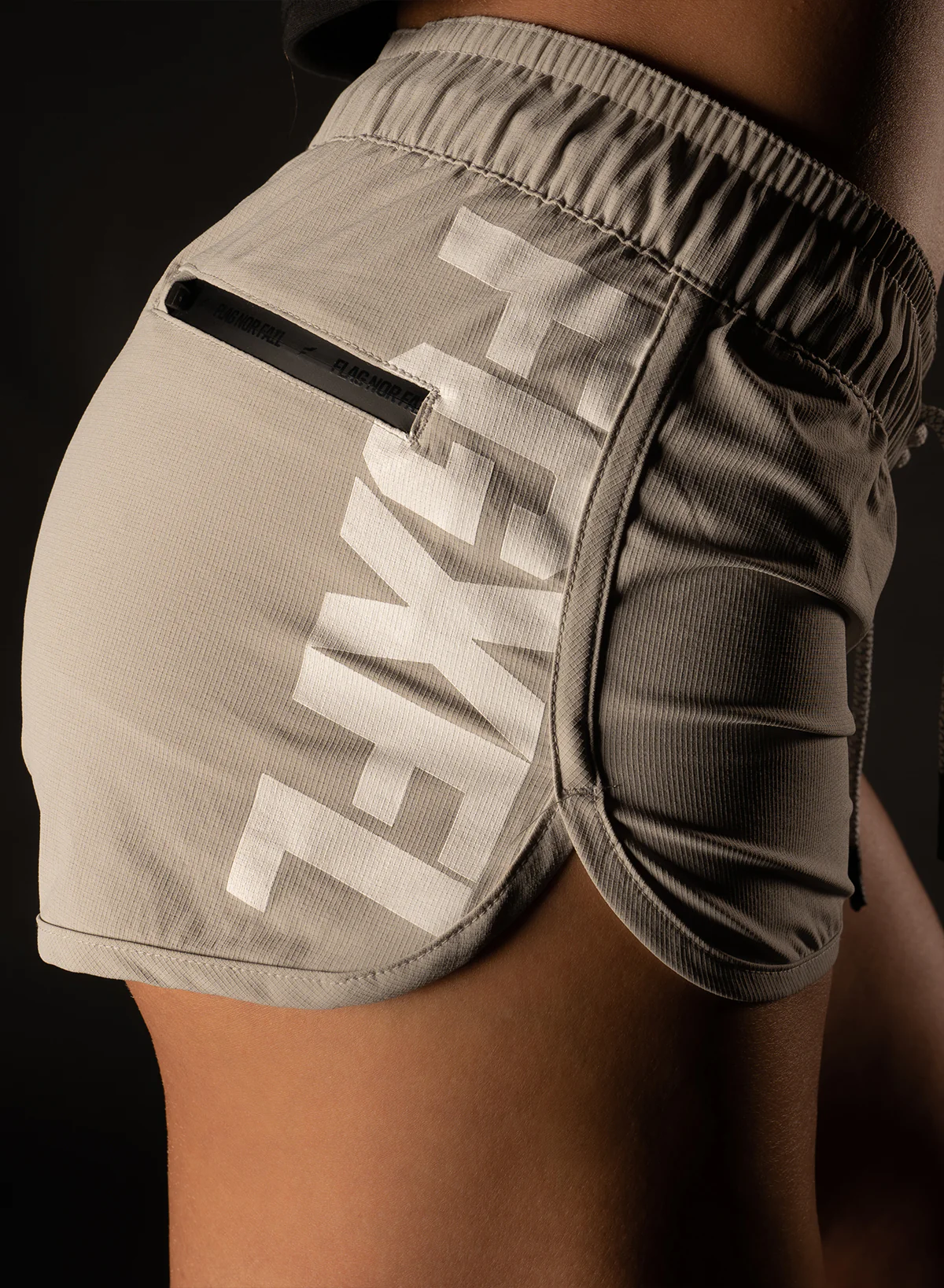 WOMEN'S APEX 3.0 SHORT - GREY - Image 7
