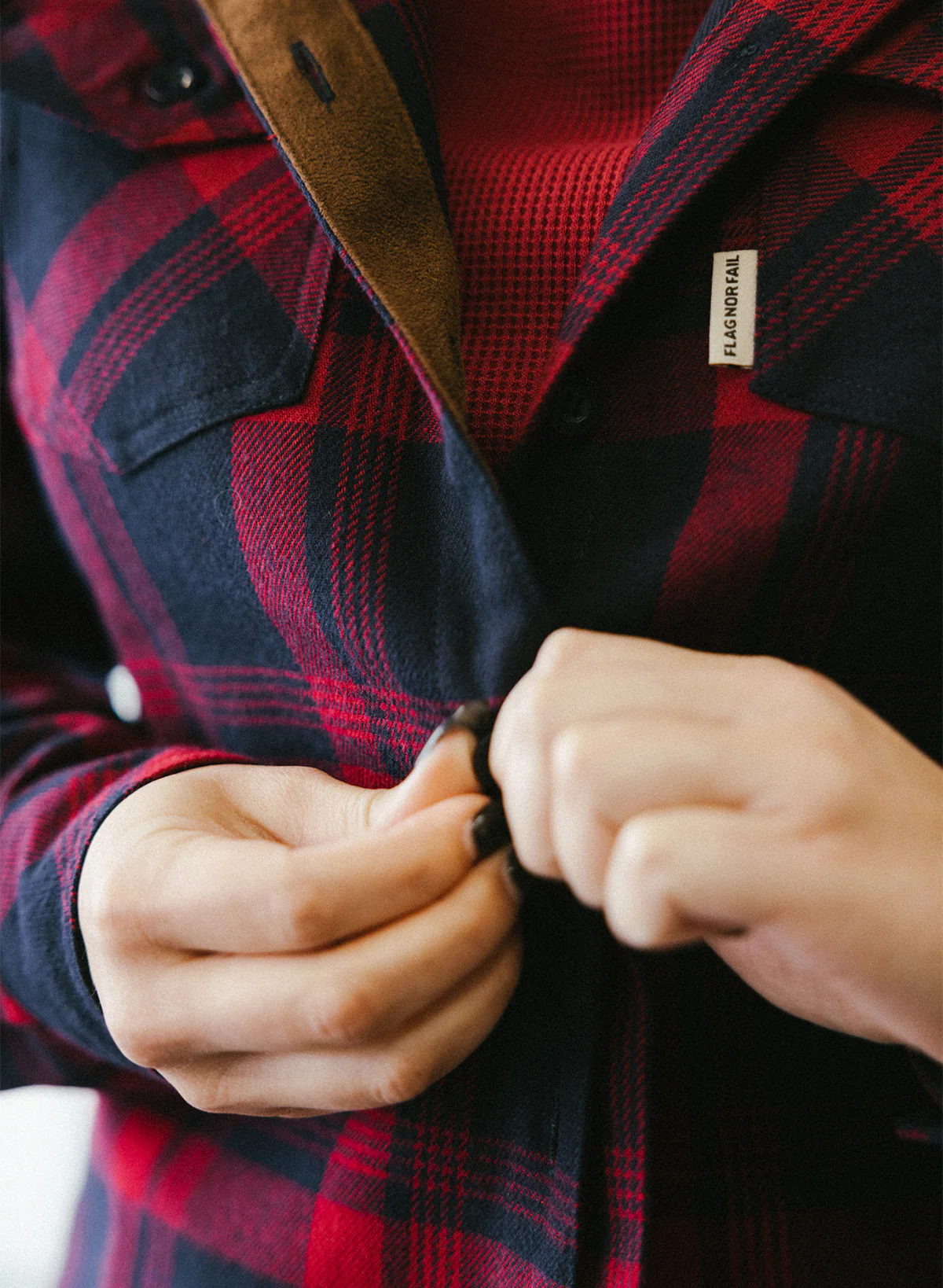 WOMEN'S HOODED FOREVER FLANNEL - RED - Image 5