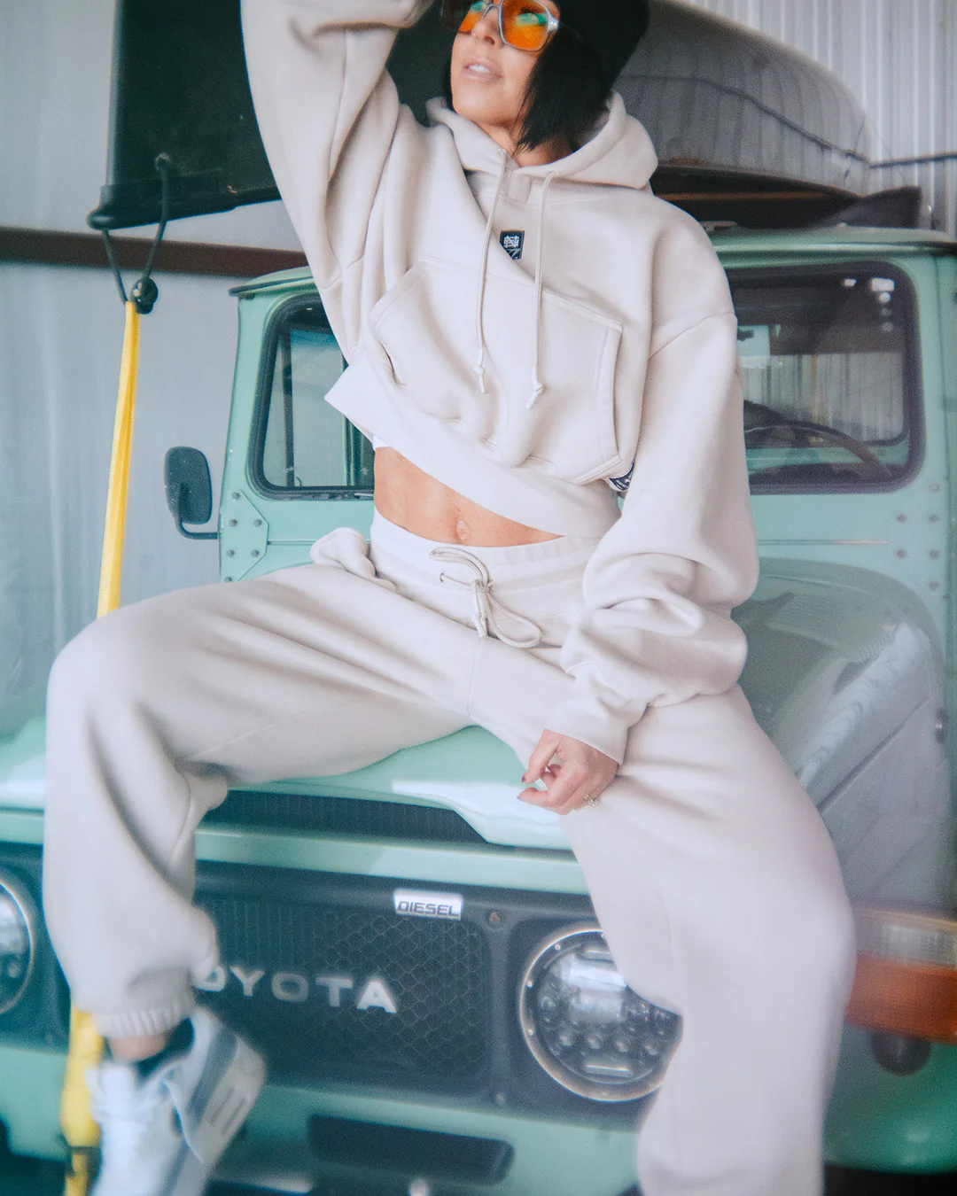 WOMENS OVERSIZED SWEATPANTS - TAN - Image 9