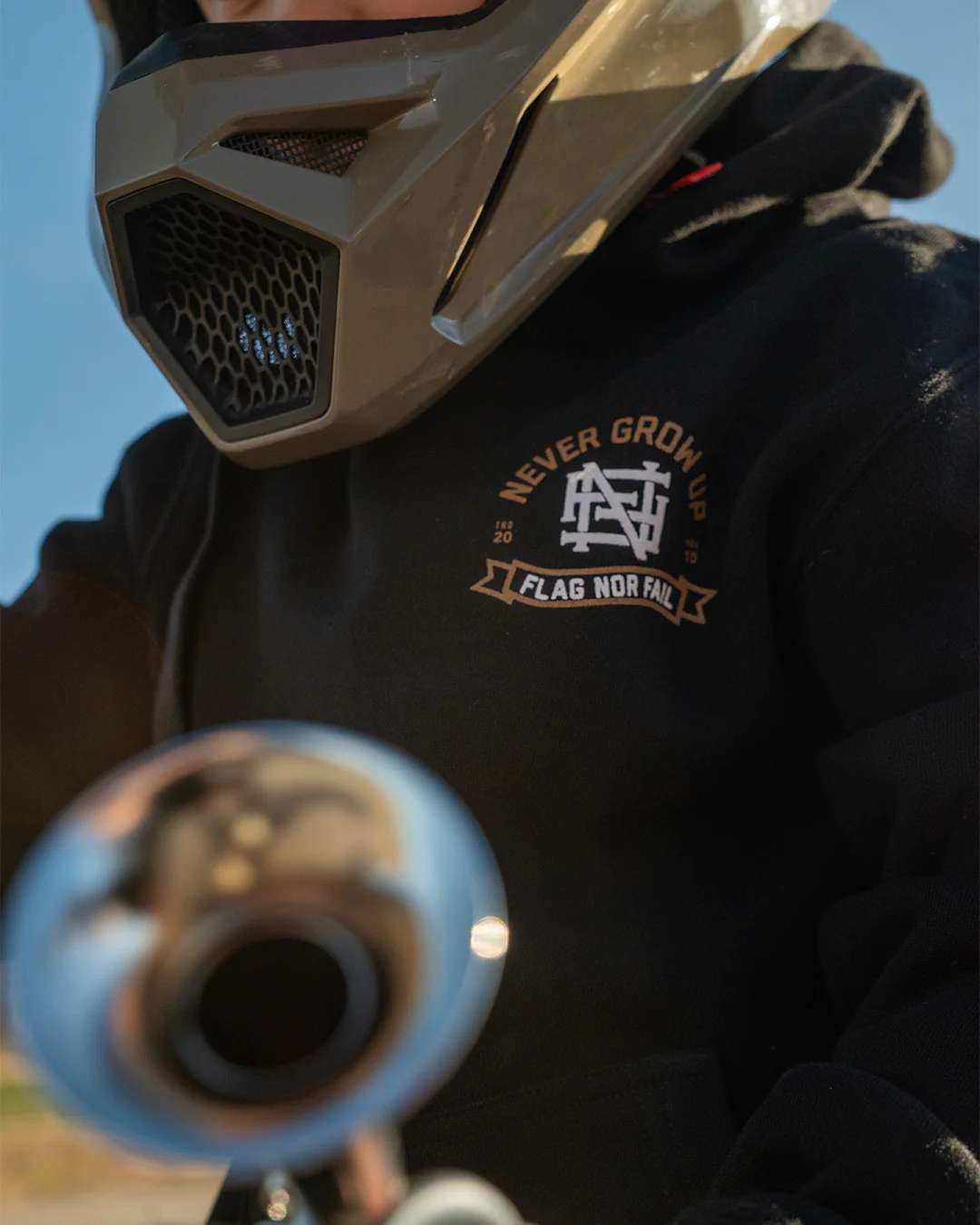 YOUTH NEVER GROW UP HOODIE - BLACK - Image 4